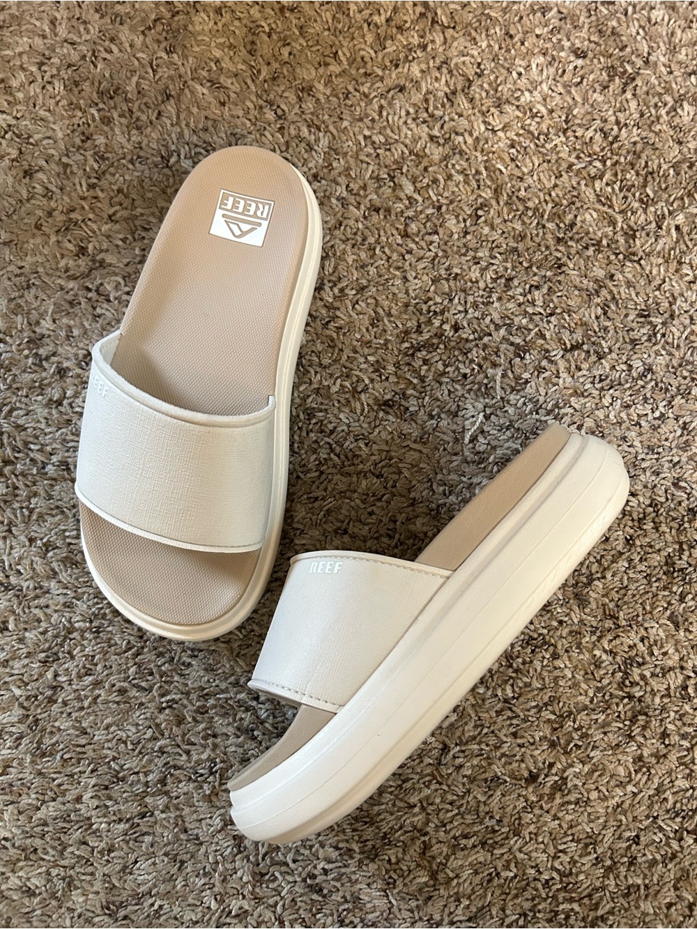 Reef Bondi Bay two tone cream tan cushion platform flatform squishy sandals 7
